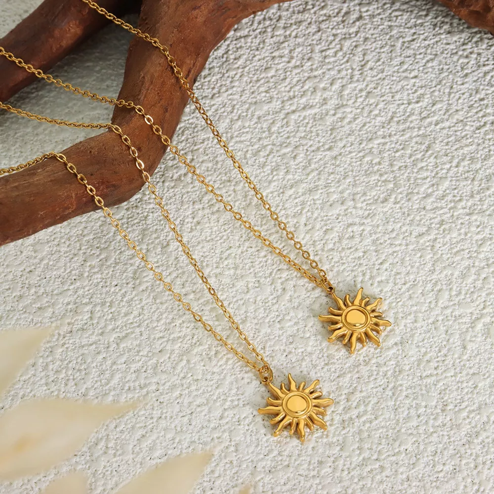 Titanium Steel Sun Shape Pendant Necklace - Gold - Image 4